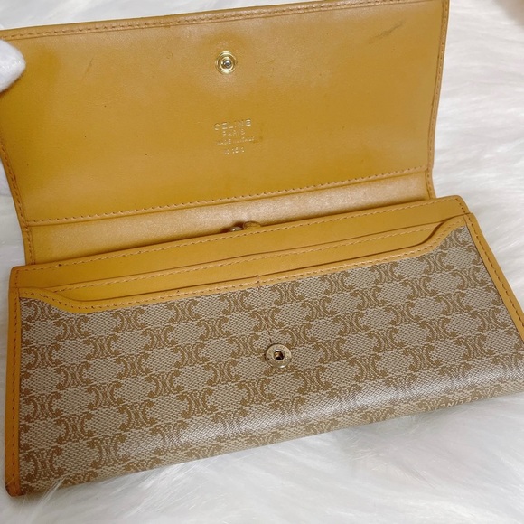 Celine Macadam long bifold. - Picture 6 of 11